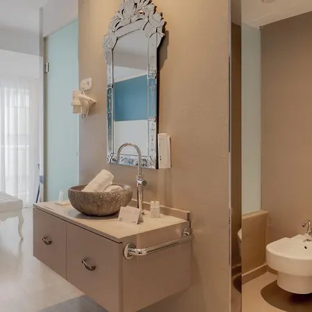 Planamar By Escampa Hotel 4*
